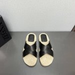 男款 杰尼亚zegna 2024Vs 春夏休闲系列 男款交叉凉拖 标志性三重交叉弹性细节彰显出传统皮鞋的手工缝迹，轻盈和懒人套式设计，完美契合快节奏的生活方式。
