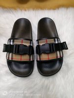 上新啦～～巴宝莉拖鞋35-46码,
