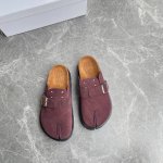 冲量价 Maisonmargiela 马吉拉 Mm6 勃肯拖鞋 不容错过的时尚单品 简单又有格调的美 跑量扛把子，分趾必入单品 时尚减龄神器 随性率真的感脚简单