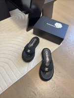 Chanel 25C新款厚底拖鞋顶级版本6cm 增高显腿长！上脚秒变170进口羊绒毛 手感细腻柔软丝滑 原版开模橡胶底码数：35-41 定制不退换