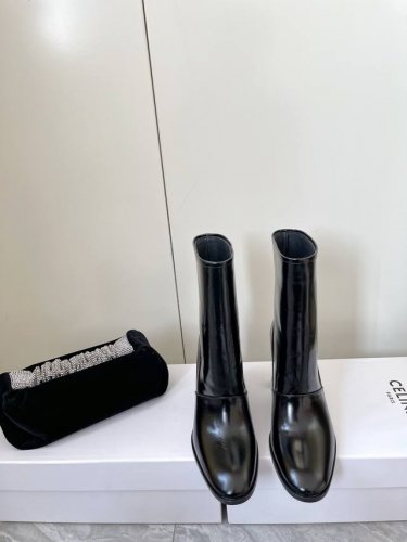 Byfar 2024最新高跟短筒靴 Ins博主同款！原版顶级复刻！超级无敌好看～鞋型简洁大方 四季百搭必备单品 做工超级精细 上脚百搭显瘦 超a超飒 简约又很高