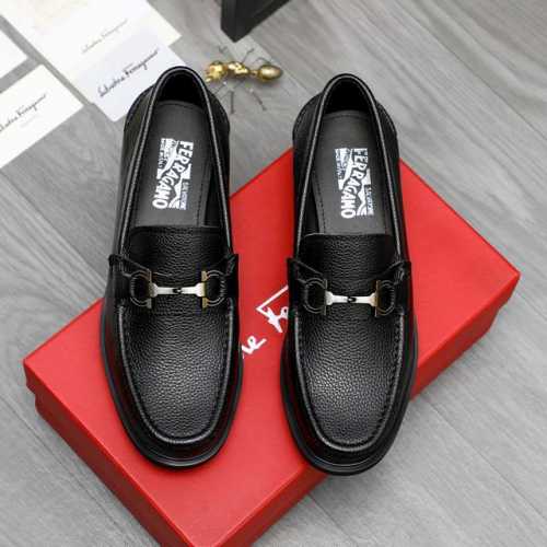 商品商标：Ferragamo 菲拉格慕 商务套脚皮鞋正码码数: 38-44 45.46订做不退换商品材料：精选 头层荔纹牛皮鞋面 牛皮内里 原版大底