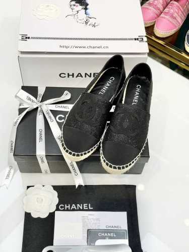 Chanel 2024新款 海军风 渔夫鞋 顶级版本 内里垫脚均采用原版进口羊皮 ！码数：35 40 34.41.42定制 不退换 标准码 ，编号w102