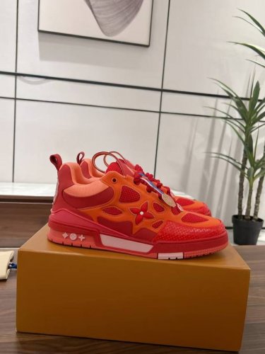 工厂价 顶级代购版本 情侣款 Lv 路易威登runner Tatic 运动鞋 老爹鞋 L家2024 春夏秀场推出 Lv Runner Tatic 运动鞋 驴牌