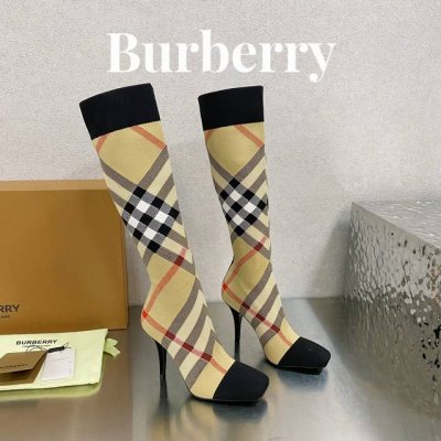 高端版本出厂价 Burberryy 博柏利 博柏利 最新独家推出方头细跟格纹弹力针织袜长靴 Burberry博柏利英国奢侈品牌，典藏米色，原版1:1复制，贴身弹