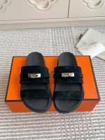 Hermes 爱马仕H家chypre系列 Kelly扣二舅拖鞋 顶级品质 鞋面：进口小牛皮 掌纹牛皮 进口牛京垫脚进口丝绸牛皮，原版开模大底 女码35-40 4