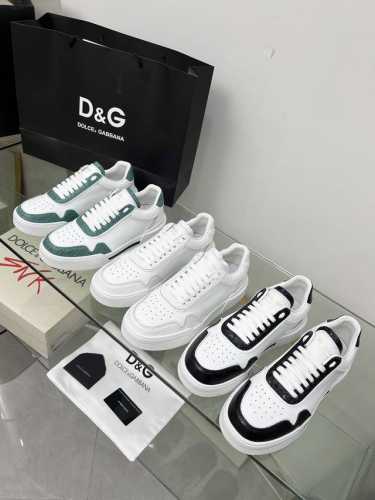 工厂价 2024高端版本高质量原单品质 D0Lce & Gabbana 今年的主打款式 没有之一 超火超帅气的休闲鞋此款传承了d家一贯有点浮夸而不失时尚的风格