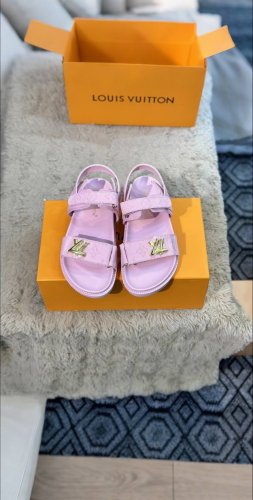 vuitton Loui .馿家￣￣￣￣￣ ★顶级版本 ★原版开发 ★码数35 42