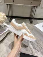 Celine思琳秋冬最新走秀款休闲鞋Ct-04 Trainer系列运动鞋 Lisa 超多明星上脚、这一季运动小白鞋无论从楦型的轮廓隔板的拼接都让人耳目一新、前后