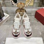 出厂 RV新款ROGER VIVIER品牌2025 Viv‘Motor系列最美运动休闲鞋～ 顶级版本 维维亚精致风格，皮革拼镜面织物和网眼面料制成点缀可拆卸闪钻