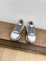 男款10情侣款顶级版本brunello Cucinelli 新款bc经典休闲鞋运动鞋 Bc是意大利知名品牌，极简主义风格，复古又高级！简约又大气，属于非常耐看的