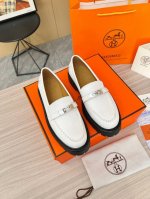出厂 。 秋季顶级产品hermes爱马仕新款真正的手工鞋，纯手工打造，必须收藏的单品！度假搭配神器！我们对精品的追求永远只要最好！不要将就！舒适及原创精神、不附