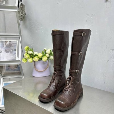 高品质长靴 植鞣皮 巴洛克风格长靴 全真皮 高版本 系列 Miu'Miu 经典舒适 全真皮 制作 卡其色系列 中跟设计 经典五金镭射logo 面料：采用原版一致