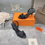 Hermès 爱马仕 最新高跟气质凉鞋 耗时半年时间开发，终于完美复刻出货 H家的高跟鞋是我见过最简约最耐看最有气质的！！！任何风格都能hold住，7cm高度轻