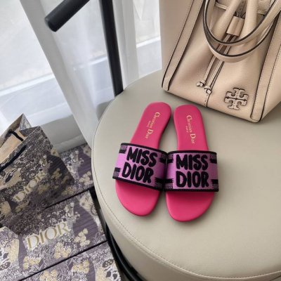 出厂： Dior 迪奥2025顶级专柜 早春系列 官网上新 全球首发 迪奥dior 25Ss -早春刺绣情侣拖 迪奥拖鞋 Dior拖 Dior 拖鞋 小红书早春