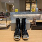 顶级包装配套最高版本 Prada 普拉达新品， 顶级版本 实力来袭！Prada秋冬新款铁头系列御用的三角标打造出来属于p家的风格，Prada Glow限时店很闪