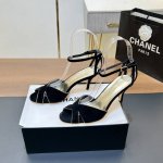 顶级版本 官网同步chanel 24细跟高跟鞋 罗马鱼嘴凉鞋 香奶奶家一贯的优雅名媛气质 高级感十足 上脚非常nice～ 不管光脚穿或搭配裙装、裤装、 都非常百