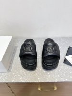 Celine 赛琳 凯旋门 25Ss春夏新款 厚底 拖鞋 高级感十足 网红Ins种草神器、非常复古风、气场十足单品、设计风格非常新颖、高档且非常舒适. 增高神器