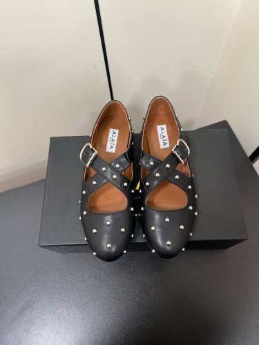 Alaia 阿莱亚25新款圆头芭蕾舞鞋 原版购入法国一线奢侈品牌Alaia 阿莱亚24Ss法式仙女芭蕾舞平底跳舞鞋，Alaia品牌源自其创始人，Azzedine