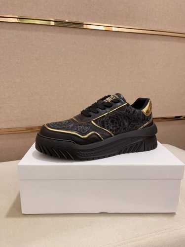 工厂价: Versace 范思哲 新款休闲运动风男鞋，全新春夏季款设计，完美做工，系带懒人款打造装柜品质，鞋面：进口牛皮，羊皮内里柔软舒适，超轻TPU耐磨大底、