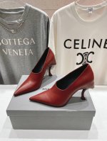 高版本出厂 BALENCIAG*巴黎世家2025ss春秋新款高跟鞋单鞋非常舒服的高跟鞋，极简设计理念，版型显瘦好穿颜值与实用性并存鞋面：进口胎牛皮内里：进口羊皮