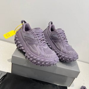 Nice顶级版本 男女鞋原楦原纸版开发版型 原版一致配件防尘袋及附送鞋带 1:1比例克重 全掌pu乳胶鞋垫及外观轻度磨损做旧效果 全新开发4层组合夸张轮胎花纹鞋