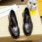 Louis Vuitton 路易威登 新款官网爆款！原版一比一复刻，那种沉稳内涵儒雅的品味无法言喻的开启时尚鞋履的旅程从容应对各种场合！大牌的气势不言而明！上脚