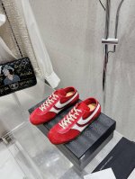 Dries Van Noten Dvn 复古德训鞋 Dries Van Noten 2024春夏系列 设计师通过改造、扭曲和颠覆经典元素，打造出实用而富有设计感