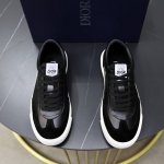 出厂价： 品牌：Dior 迪奥 标准码：男码38-44 45定制 等级：官网同款 材料：顶级原版牛皮拼接而成 原版耐磨轻便大底款式类别：男士潮流时尚休闲鞋 尊贵