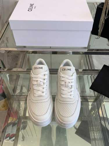 CELINE 赛琳 25ss最新 Block系列 系带 厚底女款 休闲运动鞋TRIOMPHE 皮革贴饰，瞬间给这款 BLOCK 运动鞋注入了清新柔美的魅力，爱了