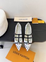 路易威登 2025 LV Cruise女鞋 早春新款绝美尖头小跟鞋这一季太让人惊喜了，时尚界久违的极简之美，多巴胺配色毫不费力的优雅风来袭时髦精致绝美穿上就是仙