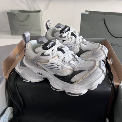 巴黎5XL 正确版： Balenciaga巴黎世家CARGO 23ss 走秀款 做旧工艺采用手工制作完成，每款鞋的做旧程度、擦破大小及范围具有一定的差异性，属于