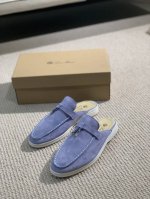 羊京高版本，流苏半拖版。意大利手工品牌 Loro Piana 诺悠翩雅主要专注 手工鞋 材料都是采用进口羊京超级舒适的乐福鞋 当下早就火爆全球 面料进口羊京，牛