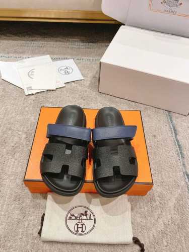 2024Ss Herme*Chypre二舅拖爆款系列 闺蜜夏天必备穿搭非市面垃圾版本.顶级牛皮面.牛皮垫脚专柜正品包装.带原装礼盒 新配色每个颜色都很上头～～