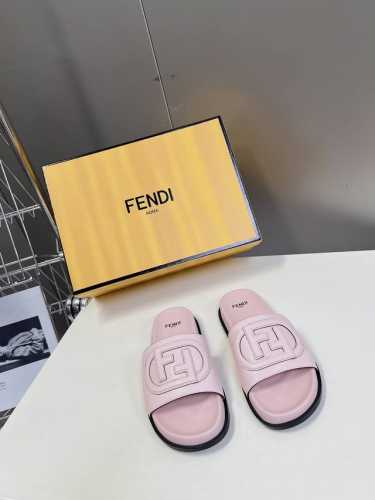 顶级原版货 Fendi芬迪平底拖鞋，鞋面棕色原版牛皮+F家经典压花脚床和包边、内里均为面皮原版牛皮，市面唯一一家正品做法，市面上的一般都是超纤不是皮，因为全部用