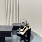 Giuseppe Zanotti 24Ss新品高跟鞋防水台果然很懂女人心 Gz斩男又斩女的高跟鞋 爱了 不愧是最懂女人的品牌 上新即售空 尤其是侧面线条设计流畅