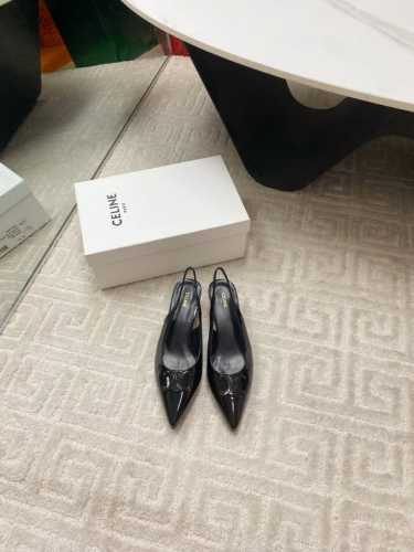 380 celine思琳春夏凯旋门时装高跟鞋 柔美的露脚设计， 上脚真的超级显瘦超级美 C家特定的精致凯旋门Logo 好看到爆 鞋面：原版小牛皮 内里/垫脚：采