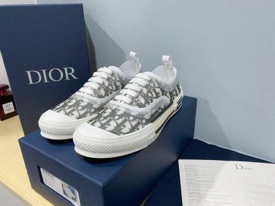 Dior迪奥 2024 B24网鞋系列最新色系款 原版1:1开发 专柜同步更新代购级品质 鞋面全部按原版材料订制、胶片透明度和原版一至 垫脚：原版注塑垫脚 大底