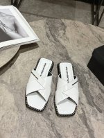 Alexander Wang 25春夏大王高品质平底凉拖鞋原版定制五金Logo内里垫脚原厂材质山羊皮！纯钢串珠延条配置高密度意大利进口牛皮大底！鞋面牛皮 铆钉设