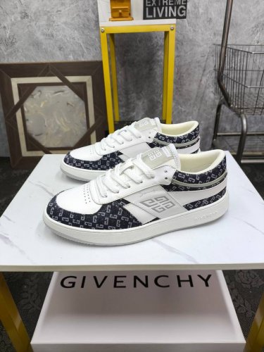 Givenchy 纪梵希 新款 专柜同步 人手一双 不容错过 专柜买版 完全1:1 开模定制顶级版本 原版展示提供对比 让大货做到和原版0区别 实物和图片来见证