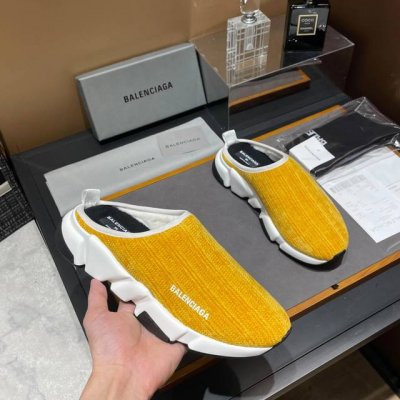 Balenciaga ，出厂价 人民币，受逐渐下降的气温影响，居家已经掀起了一股时尚毛毛拖的热潮！ 没错！Balenclaga牛货来袭！重磅推荐balencla