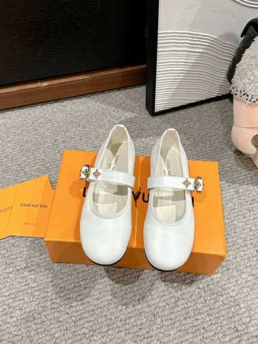 顶级品质Louis Vuitton Ss25 New Arrival～Lv 2025春夏系列芭蕾舞鞋新品小羊皮材质超级柔软舒适，细节质感拉满！简约精致的芭蕾舞鞋