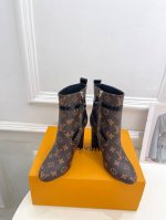 Lv 路易威登 24 秋冬新品 顶级版本 专柜主打最新款silhouette梅花跟及裸靴系列 硬货上新 代购级别！高级感十足！国内外博主刷爆的一款，复古又时髦