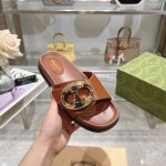 p230 2025Gucci古驰夏季全新拖鞋 多么轻盈的配色太适合春夏天穿了 面料: 原版定制进口:牛皮内里:羊皮 大底: 原版开模橡胶底 码数 :35-41#