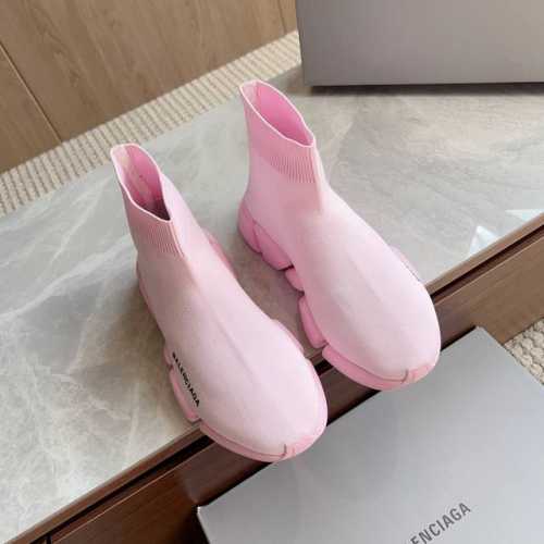 顶级balenciaga巴黎世家毛线飞织靴 升级版推出speed 2.0 版本全新袜子鞋原厂货 绝非通版 袜子部分可以把脚背和脚踝完全包裹起来， 鞋面是原版飞织