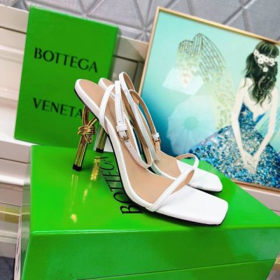 工厂价 顶级高端版本 代购品质 原版开发 Bottega Veneta2024Ss新品爆款夏季方头高跟凉鞋knot穆勒凉拖女鞋。Bv新款纯钢鎏金绳结中跟抢手大爆