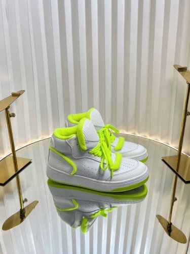 YSL SAINT LAURENT 圣罗兰 SL61春夏最新爆款休闲系列 SL61运动高帮休闲鞋 圣罗兰 SL61 ，原版购入 一比一复刻 ，新鲜血液注入加休闲