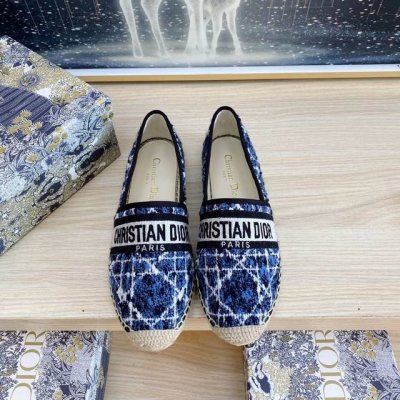 出厂 Dior Granville草编鞋黑色刺绣顶级鞋面：以“CHRISTIANDIOR”刺绣工艺：纯手工缝制麻绳大底内里：进口柔软透气绵羊内里加垫脚码数：35