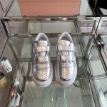 Acne Studios 24Ss 最新厚底休闲魔术贴笑脸小白鞋 最受欢迎的单品当属小白鞋，可以搭配出n种风格，无论你想扮成帅气的牛仔还是优雅的ol，它都能满足