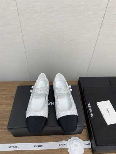 Chanel 24k 新款 玛丽珍 单鞋系列 平底芭蕾便鞋 专柜简直疯抢了，各大社交平台热门晒图，这期的走秀款绝对太帅了，绝对是这一季最热门的款式，专柜仙女们真